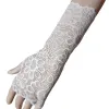 białe mitenki koronkowe
