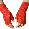 czerwone mitenki z palcem koronka