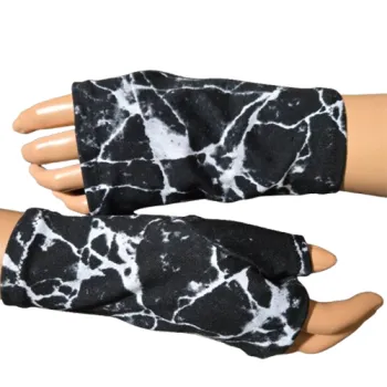 gotyckie mitenki z kciukiem