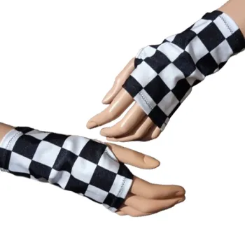 biało czarne mitenki na kciuk