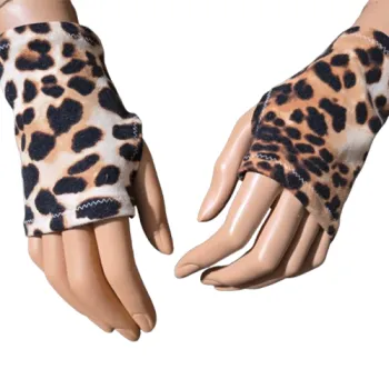 krótkie mitenki w panterkę