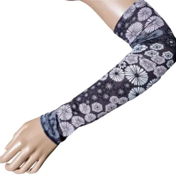 fioletowe rękawki w kwiaty