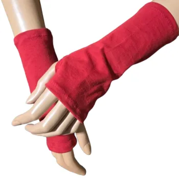 czerwone mitenki na kciuk