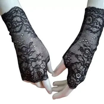 czarna koronka kciuk