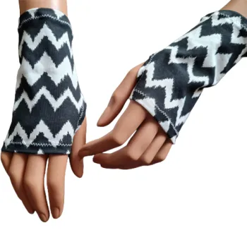 mitenki gotyckie biel czerń