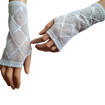 białe mitenki koronka