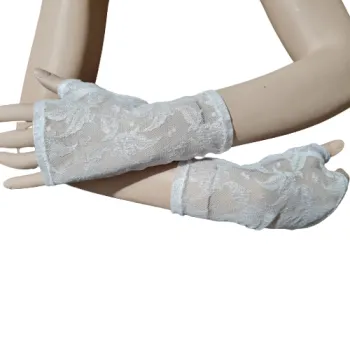 białe rękawiczki do ślubu